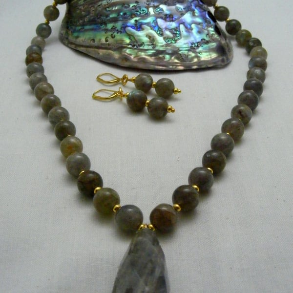 Labradorite Gemstone Jewellery Set.