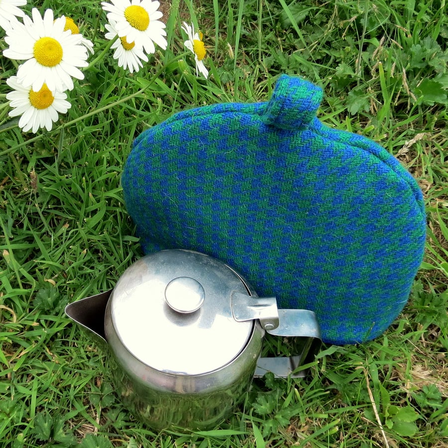 Small tea cosy.  A wool tea cosy.  Made to fit a 2 cup teapot.