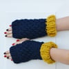 Womens Knitted Super Chunky Gloves, Mustard Navy ,Small to Medium 