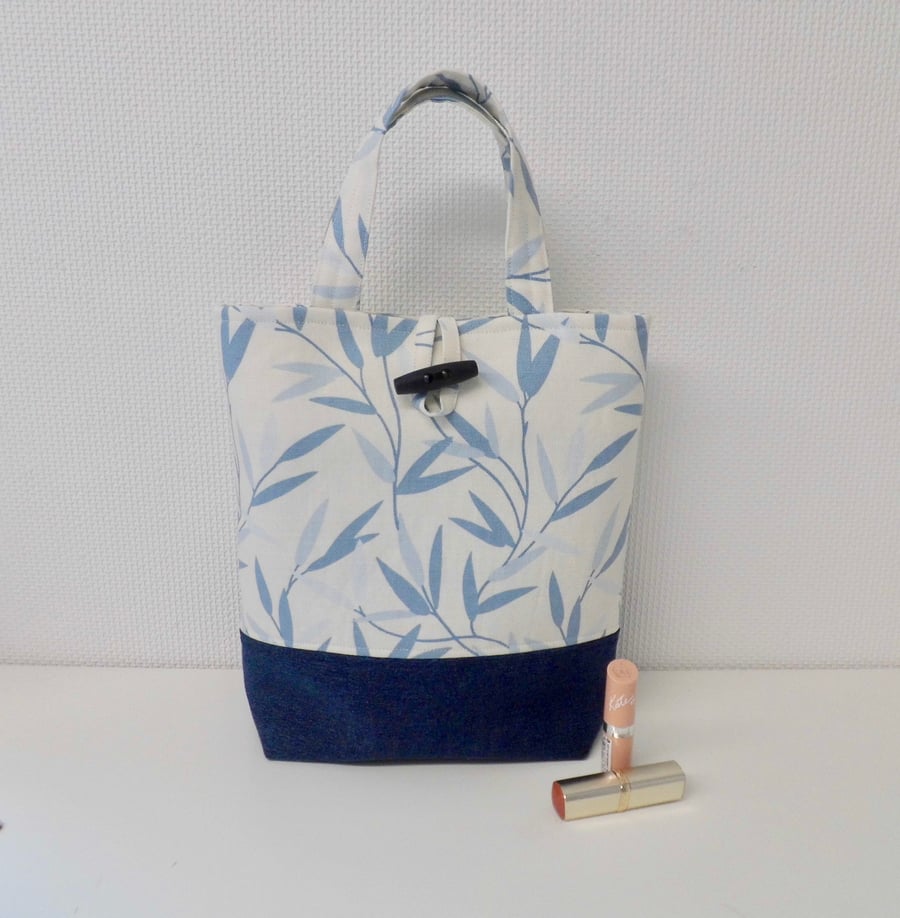 SOLD Short handle tote bag in denim and blue willow Laura Ashley fabric 