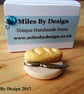 1:12 Scale Bread and Knife on Chopping Board for Dolls House - Food - Image 3