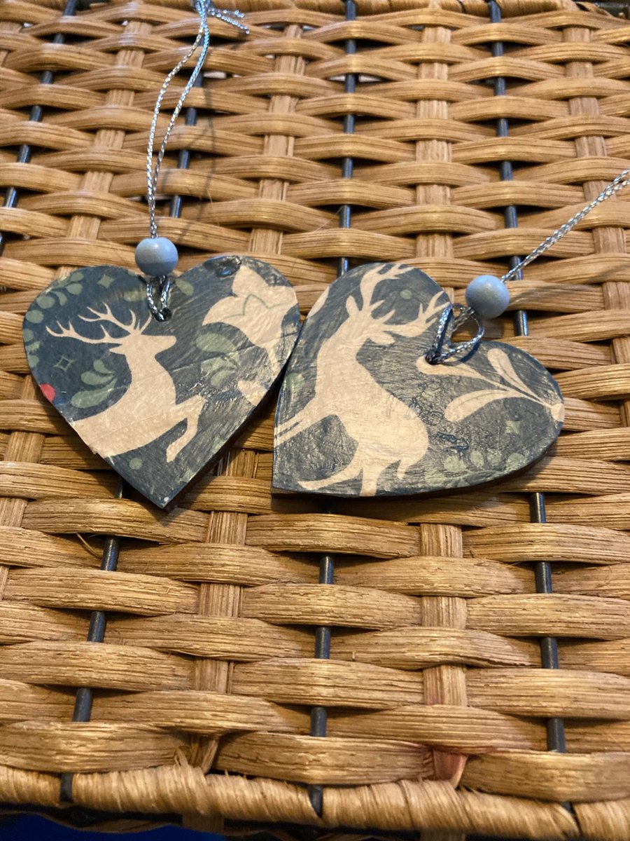 Pretty decoupaged Christmas stag gift tag 