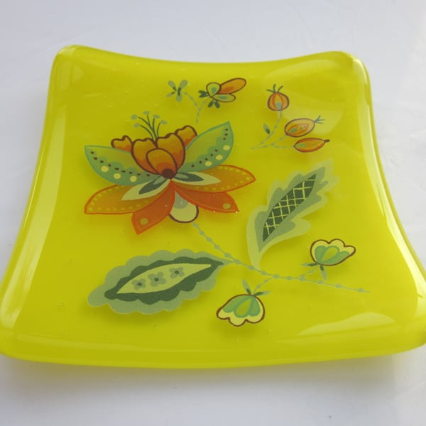 Handmade fused glass trinket bowl or soap dish - citron with Persian flower