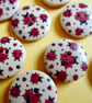 10 x Round ladybird Wood Patterned Buttons  2 holes - Image 3