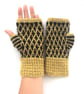 Harley Quinn knitted fingerless gloves pattern - Image 2