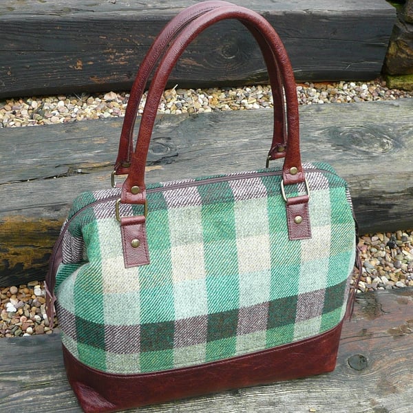 British wool tweed weekend bag overnight bag Mary Poppins style carpet bag