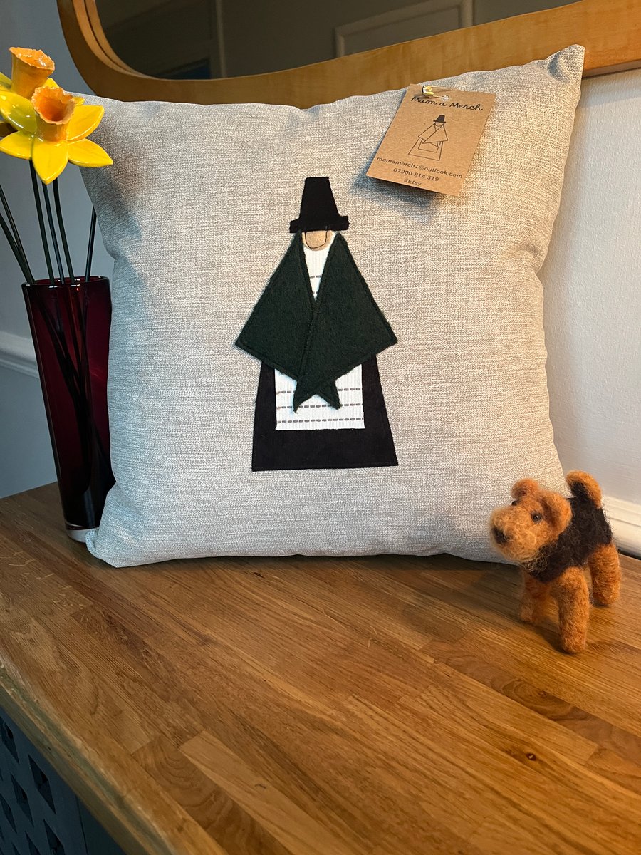 Welsh Lady Cushion - Green shawl
