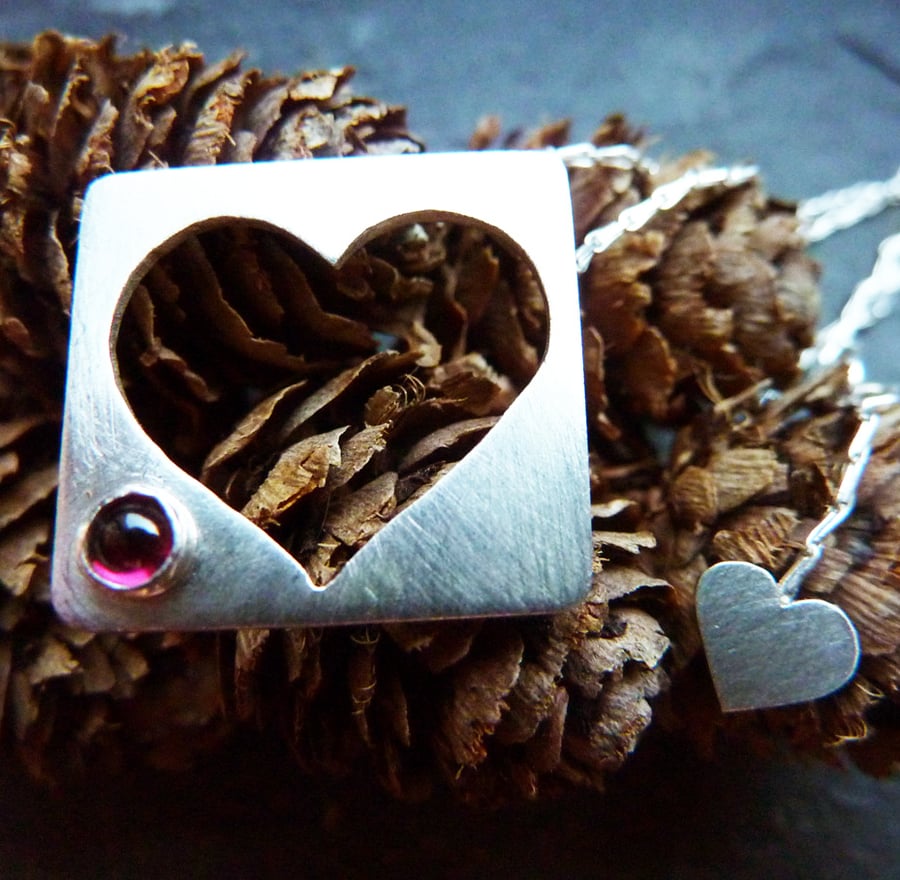 Queen of Hearts pendant