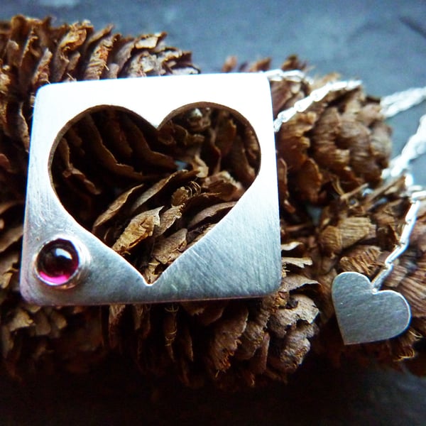 Queen of Hearts pendant