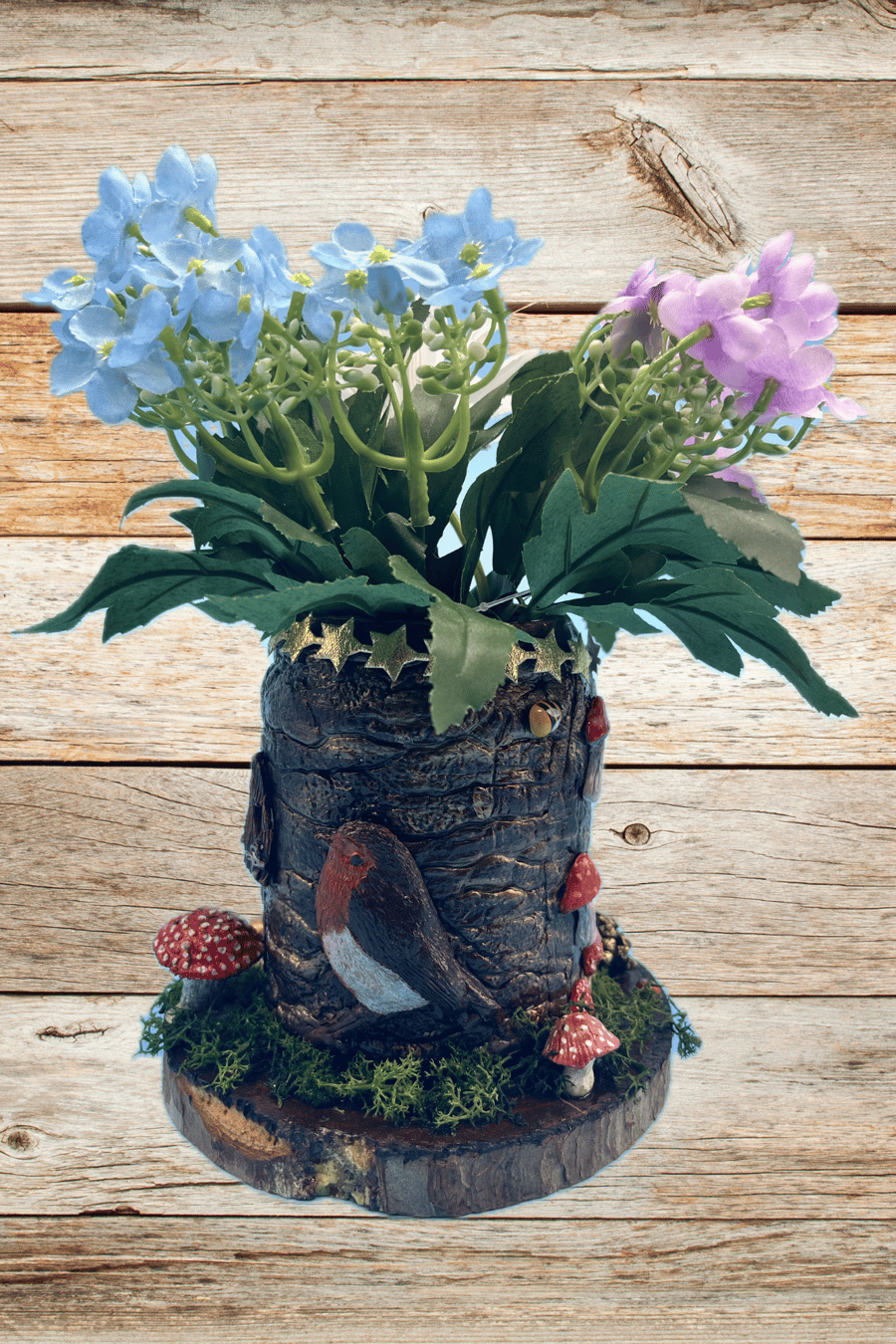 Beautiful woodland themed vase with cute robin and toadstools 