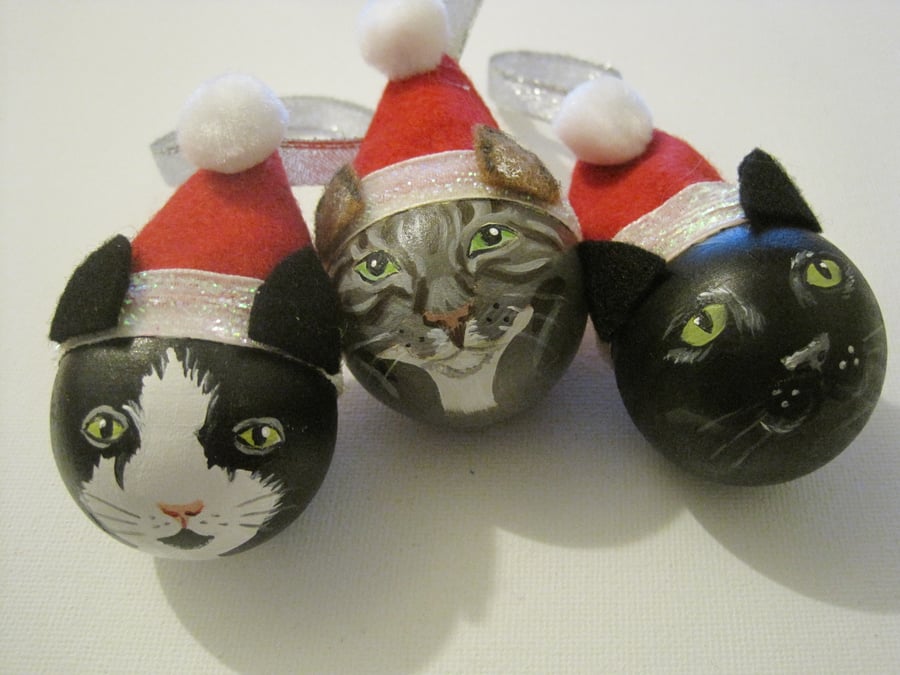 2x Pet Christmas Tree Bauble Decorations Xmas Painted Portrait Personalised