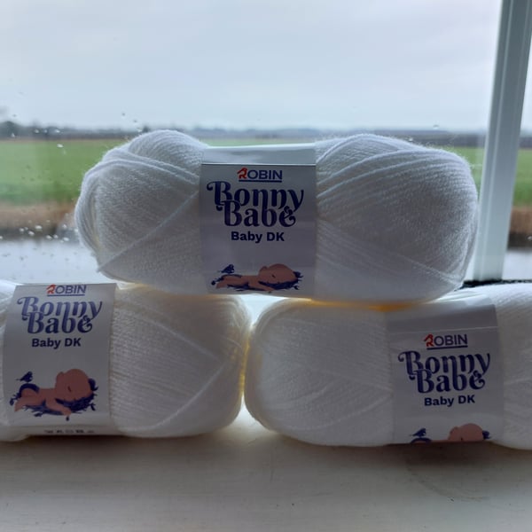 White x3 Robin Bonny Babe DK Knitting Wool Yarn 100g Balls