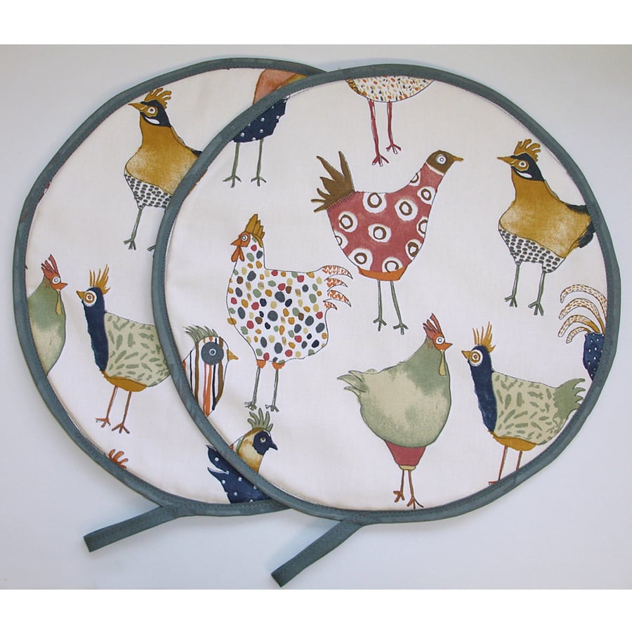 Pair of Aga Hob Lid Covers Hens Mats Pad Hat Round Chicken Surface Saver  Hens