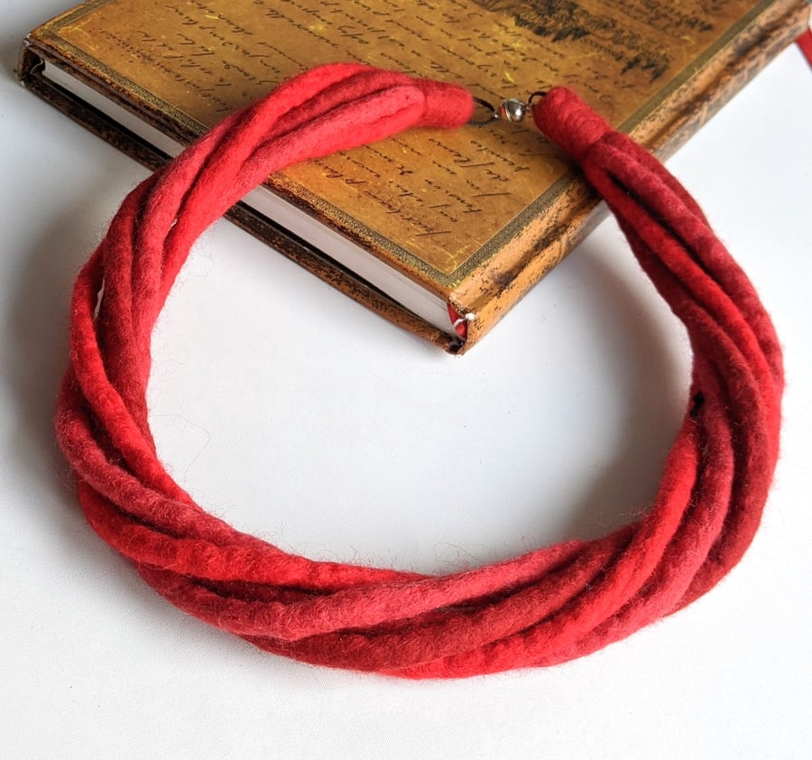 The Chunky Twist: felted cord necklace in shades of red