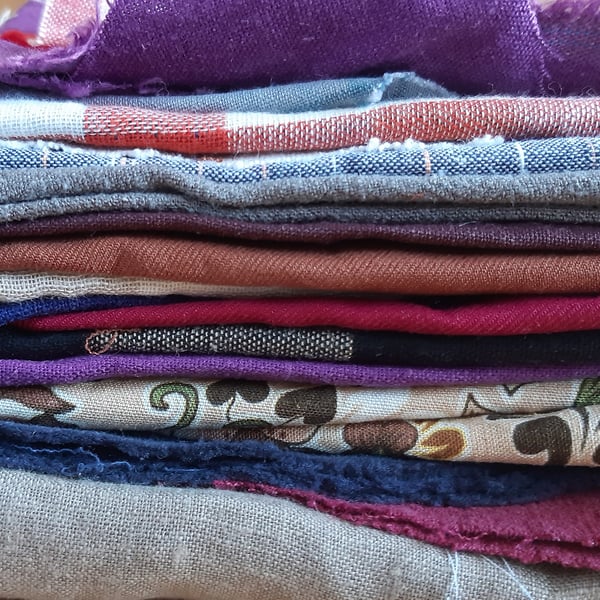 Big bundle of linen off-cuts and fabric pieces