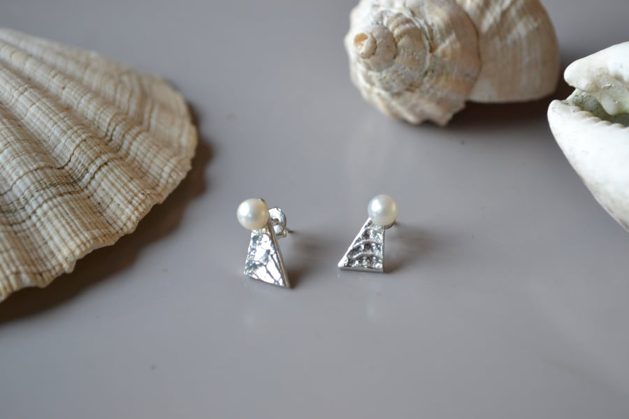 Fresh water Pearl triangle stud earrings, white pearl, silver, cuttlefish cast, 