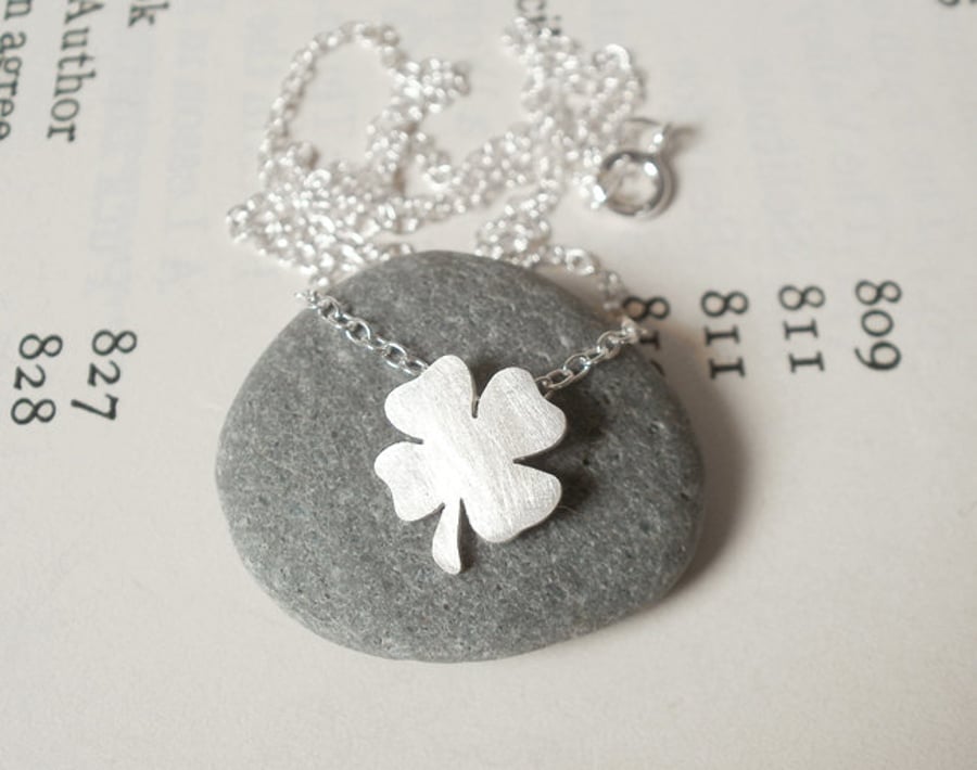 Sterling silver hot sale shamrock pendant