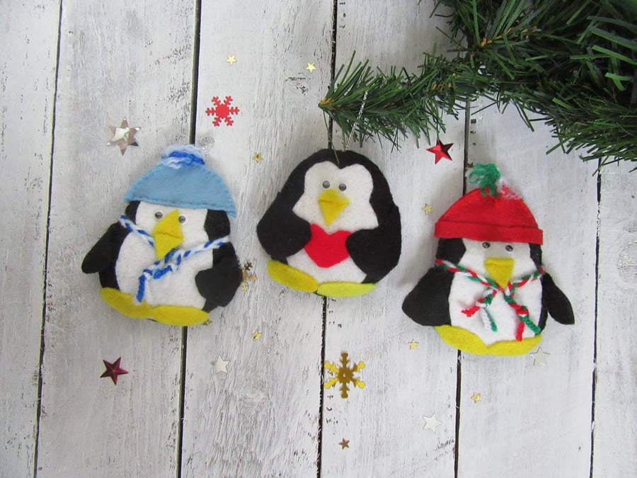 Penguin Christmas decorations 