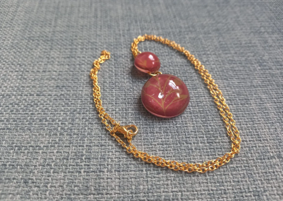Red and Bronze Leafy Circle Necklace
