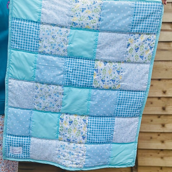  Baby cot quilt 