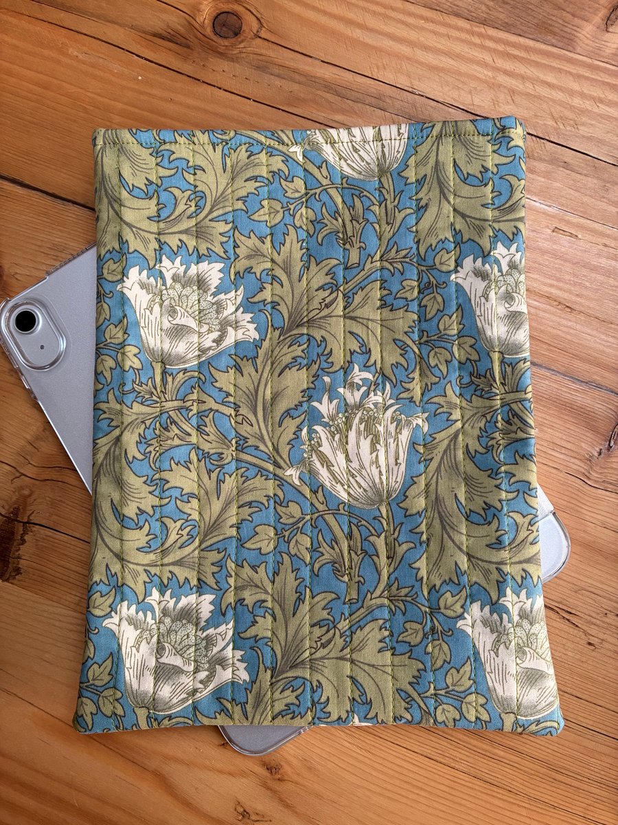 William Morris Botanical Sage Design Quilted Fabric I-Pad Sleeve