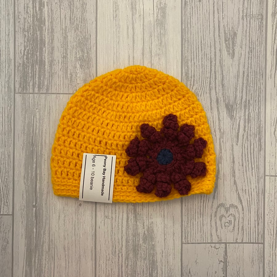 Girl’s hat, gold beanie, age 6-10 years