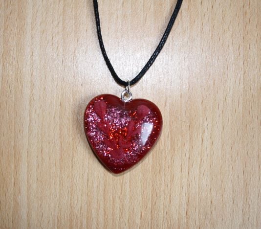 Red heart resin pendant Folksy