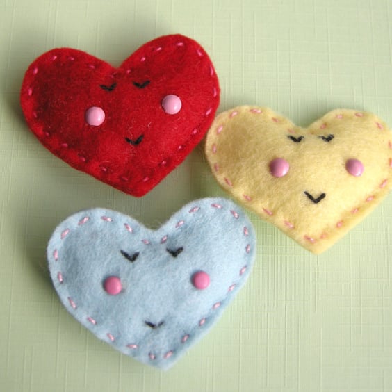 Sewing kit make 3 cute felt pocket hearts