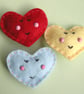 Sewing kit make 3 cute felt pocket hearts - Image 1