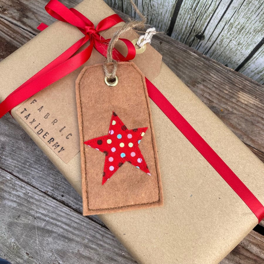 Gift tag (reusable) - Red Polka Dot Star