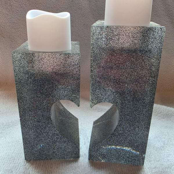 Broken heart candlelight holder black glitter 2 parts 