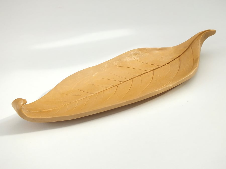 Leaf decorative dish