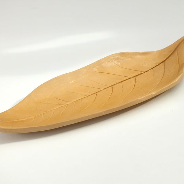 Leaf decorative dish