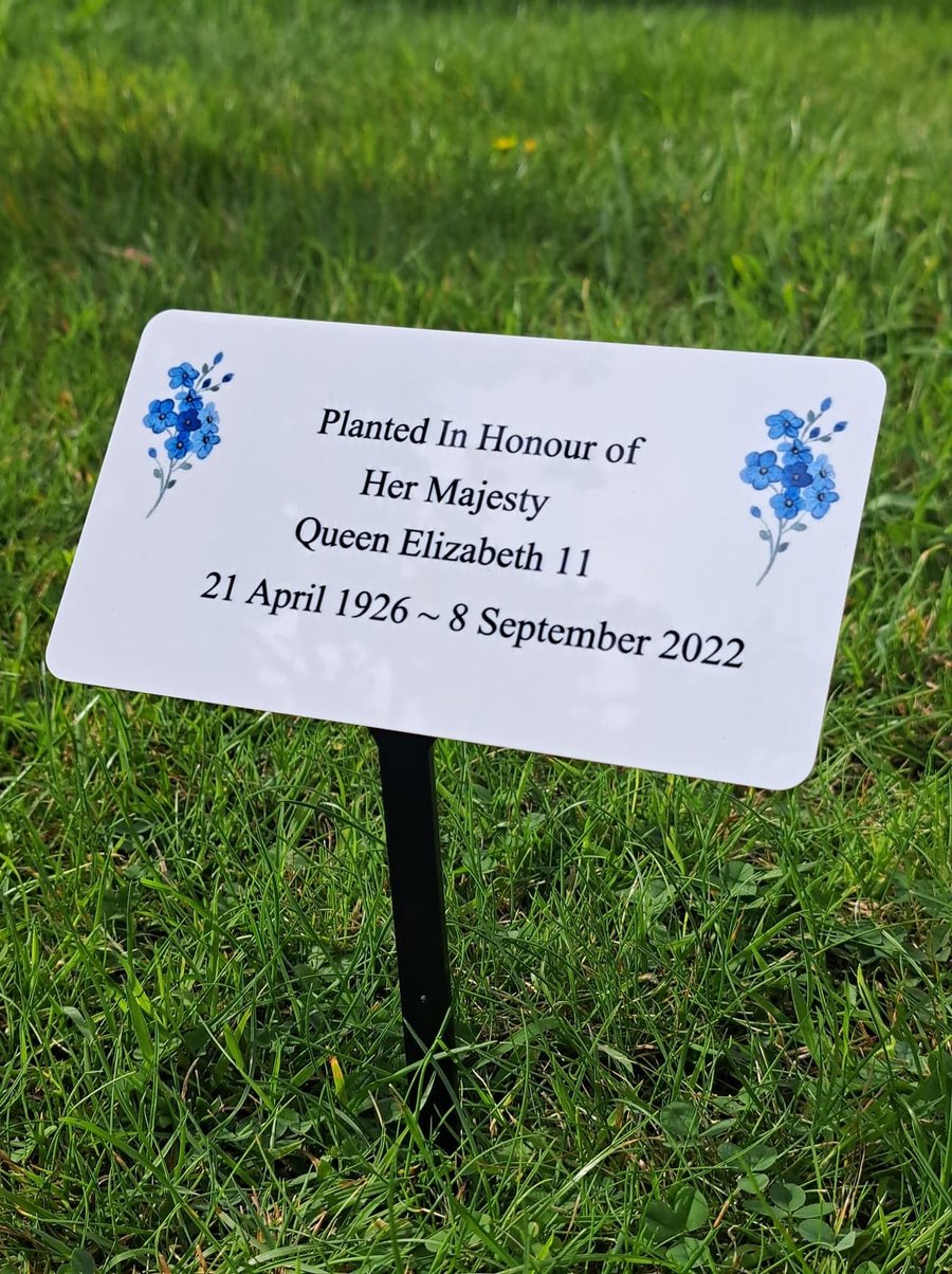 Queen Memorial plaque Garden  Marker, Queen Elizabeth  Garden Remembrance Plaque