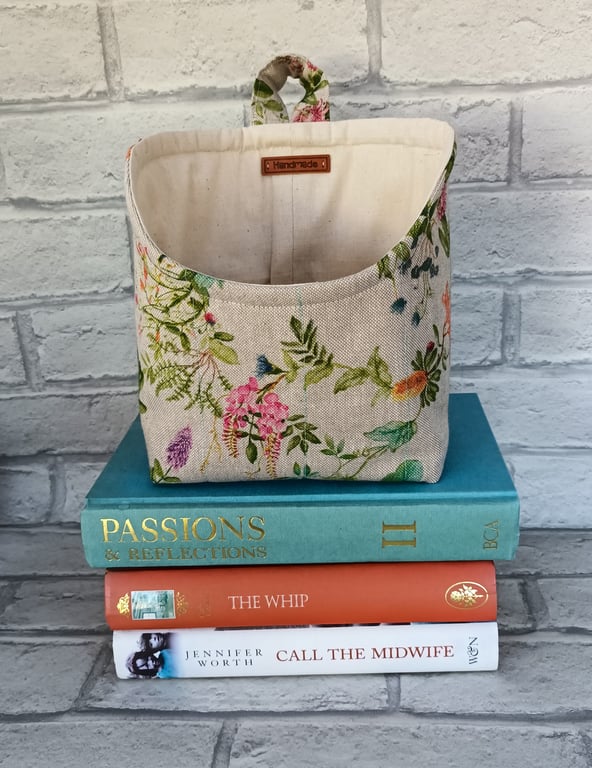 Hanging fabric pod, hanging fabric bucket, holdall pod