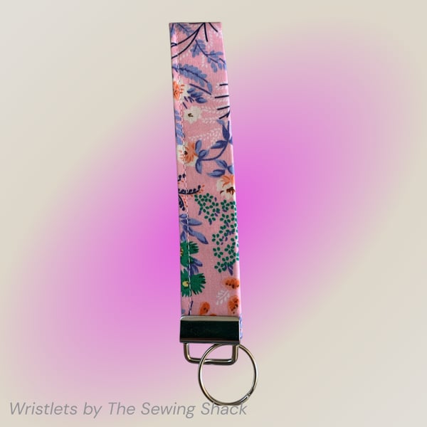 Wristlet in Pink Summer Floral