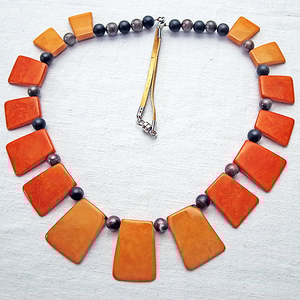 Saffron-Agate Necklace