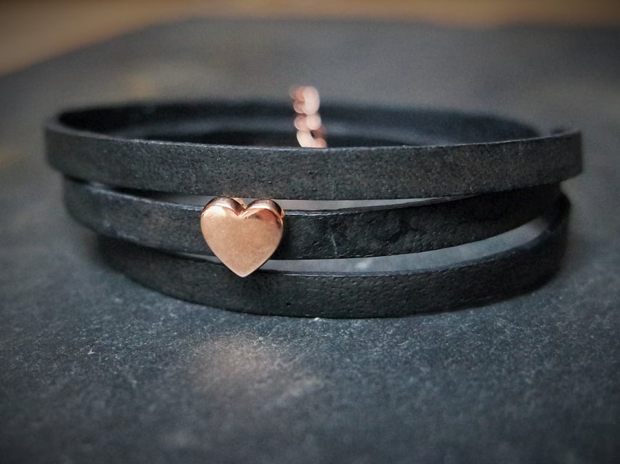 Leather wrap bracelet - Heart slider black rose gold