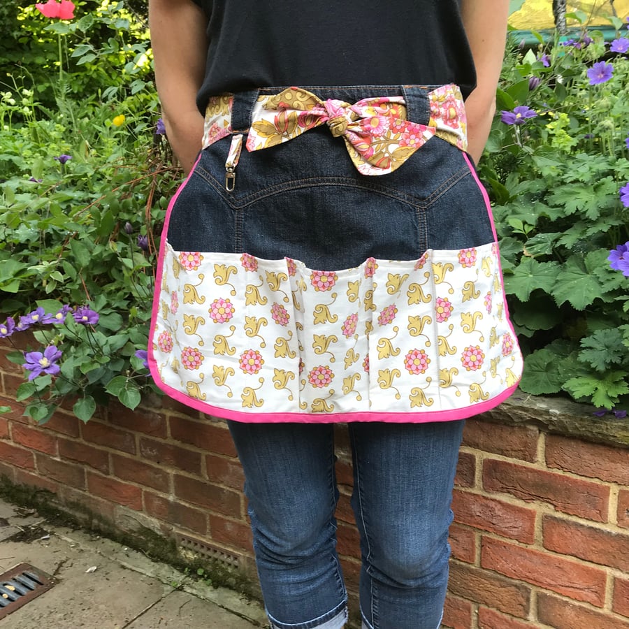 Gardening apron with vintage fabric