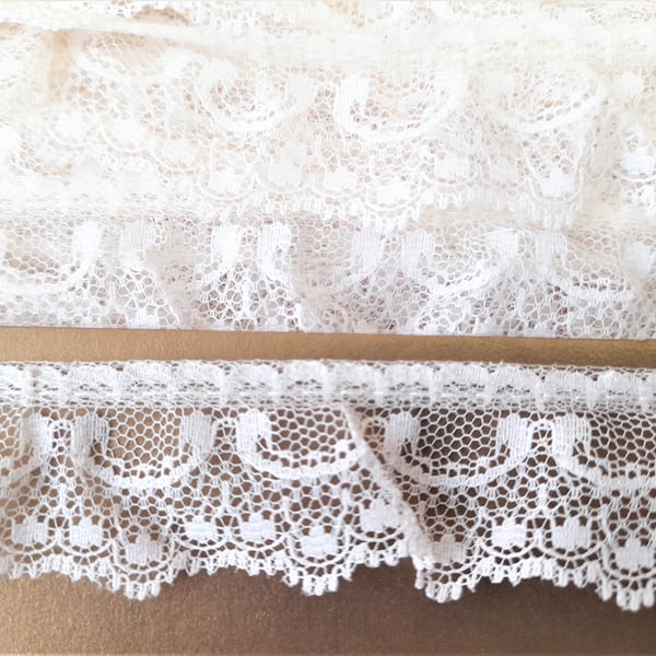 Cream off-white gathered lace ribbon trim braid, 5.5 metres