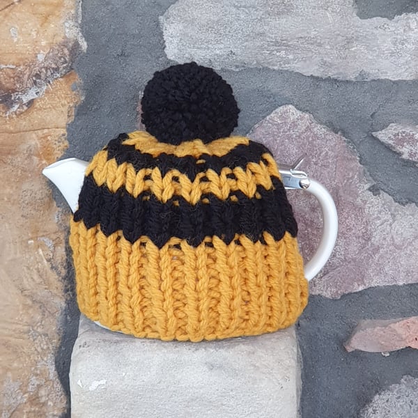 Tea Cosy, Cozy, Tea Pot Cover, Suki, For Life, Stump Compatible, Hand Knitted