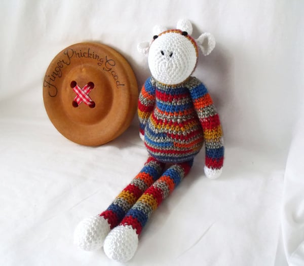 crocheted multicoloured giraffe, crocheted wildlife animal