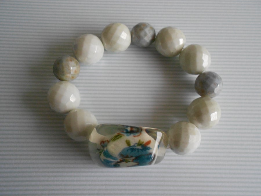 Chunky Faceted Glass and Resin Flower Bracelet