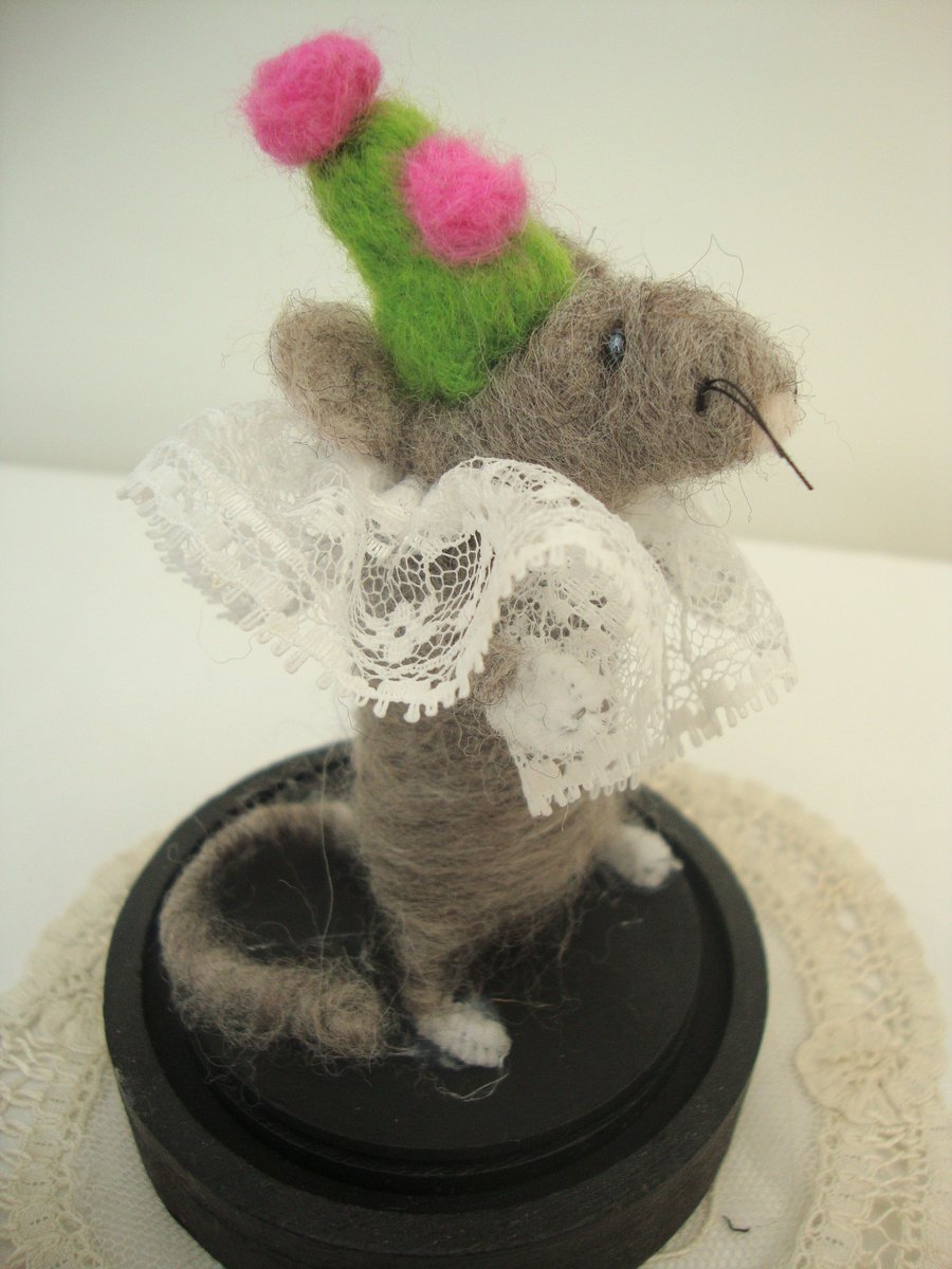 Needle Felted Mouse in dome