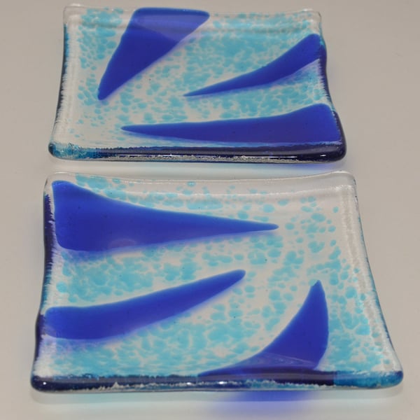 Set of 2 blue, small glass dishes