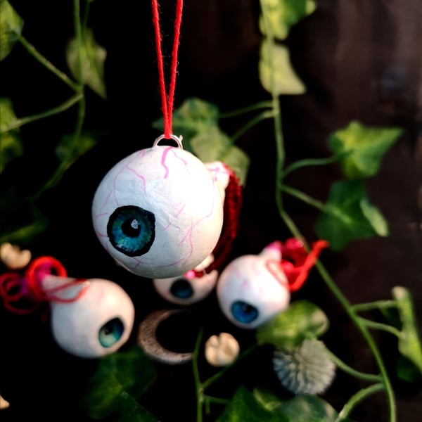 Creepy Cute Eyeball Hanging Decoration 