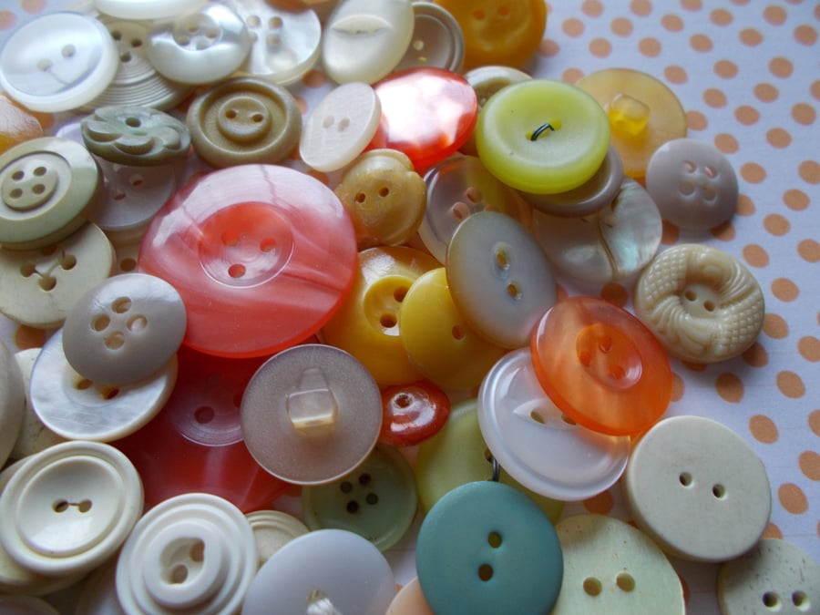 Citrus Coloured Vintage Buttons