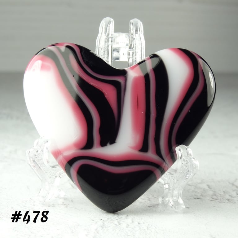 Fused glass pink black white heart pocket hug with stand 5x4.5cm (478)