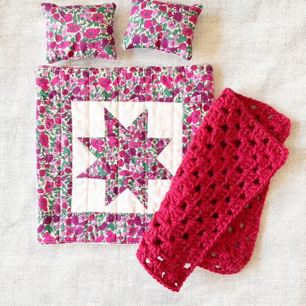 Decorative Quilted bedding set for dollhouse