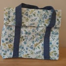 Floral pattern fabric handbag